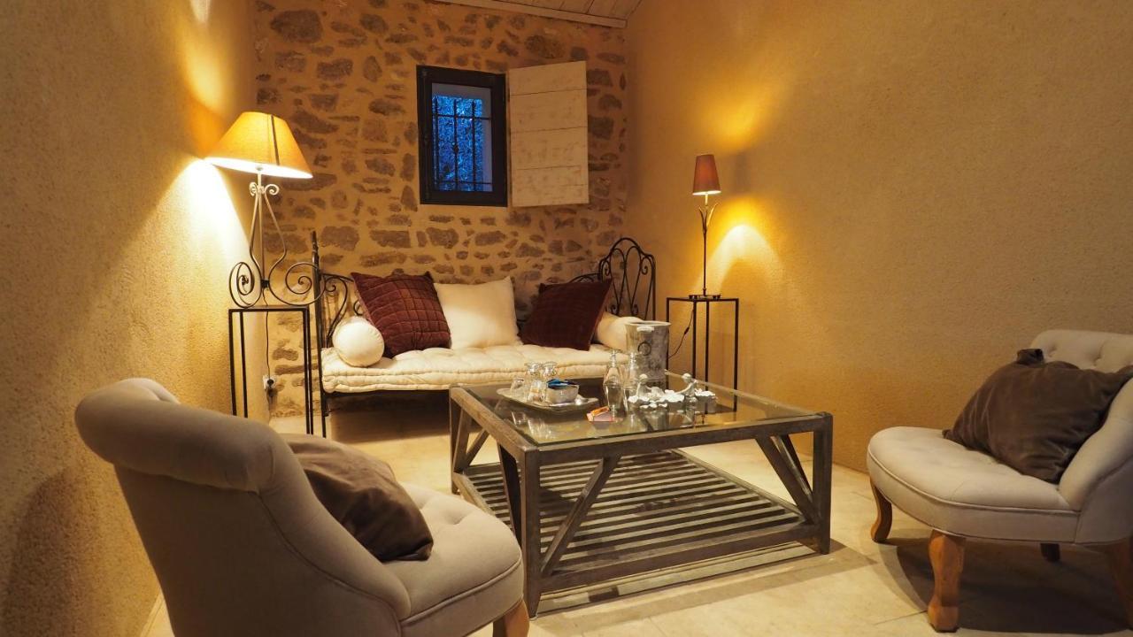 Le Clos Saint Saourde Бом-дьо-Вениз Екстериор снимка