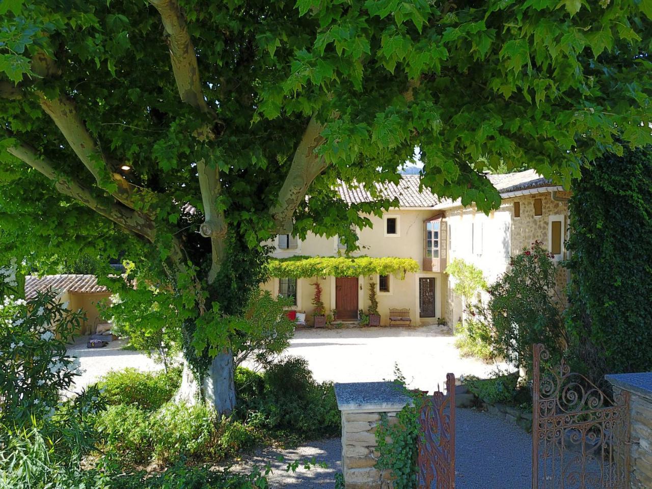 Le Clos Saint Saourde Бом-дьо-Вениз Екстериор снимка